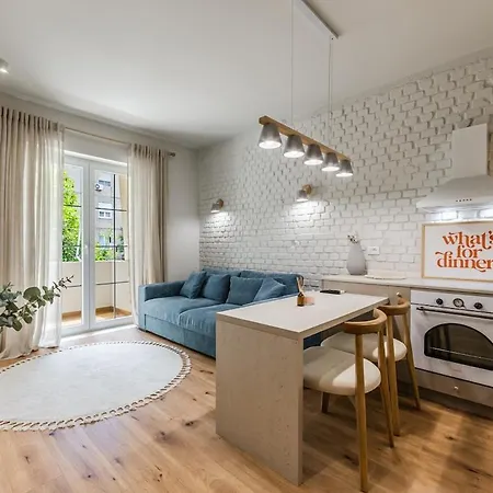 The Homey Flat Stylish 2br By Pikhost