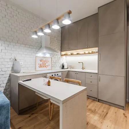 The Homey Flat Stylish 2br By Pikhost Appartement