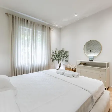 The Homey Flat Stylish 2br By Pikhost Appartement Tirana