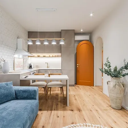 The Homey Flat Stylish 2br By Pikhost Appartement Tirana